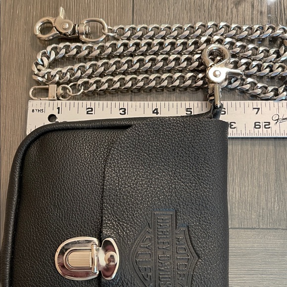 Harley Davison Black Leather Crossbody Bag with Silvertone Chain - Picture 8 of 17